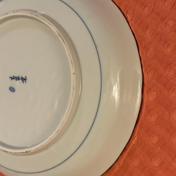 Blue and white botanical motif plate - Picture 5 of 6